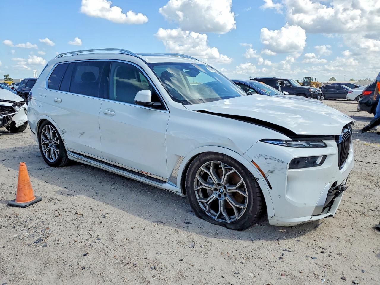 2025 BMW X7