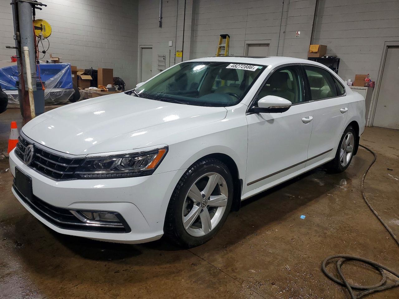 2016 VOLKSWAGEN Passat