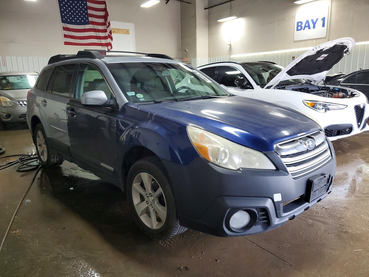 2014 SUBARU Outback