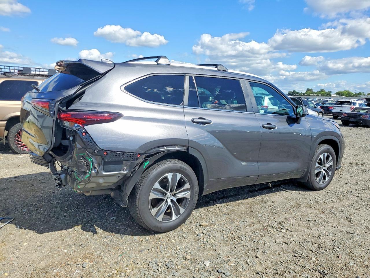 2024 TOYOTA HIGHLANDER