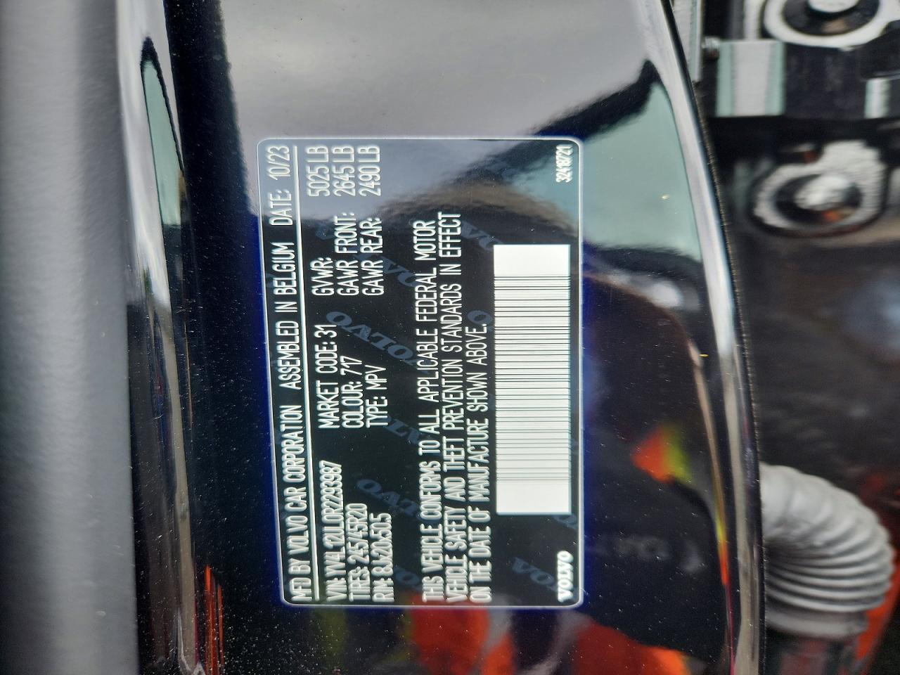 2024 VOLVO XC40