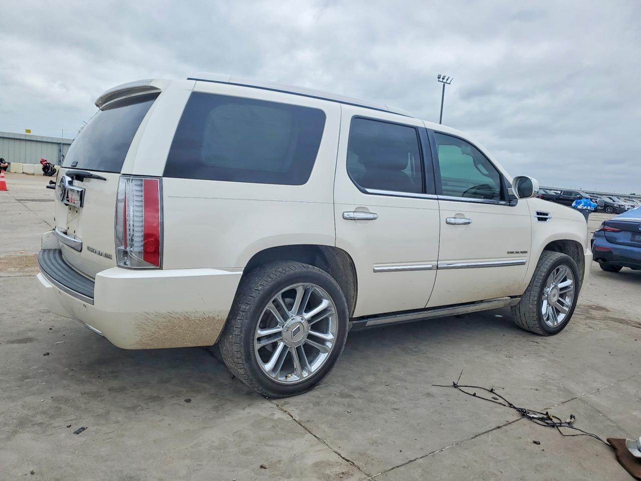 2012 CADILLAC ESCALADE