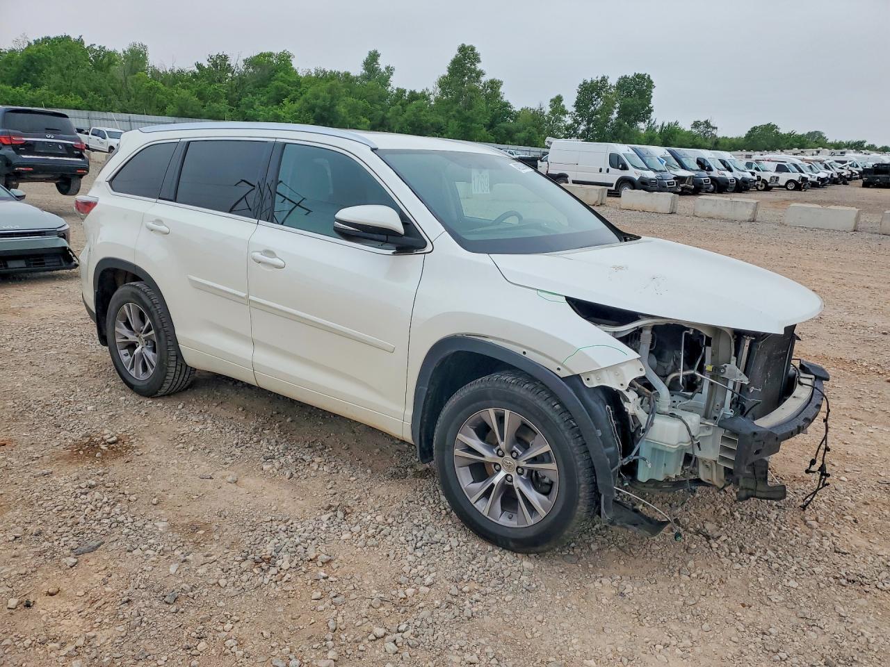 2014 TOYOTA HIGHLANDER