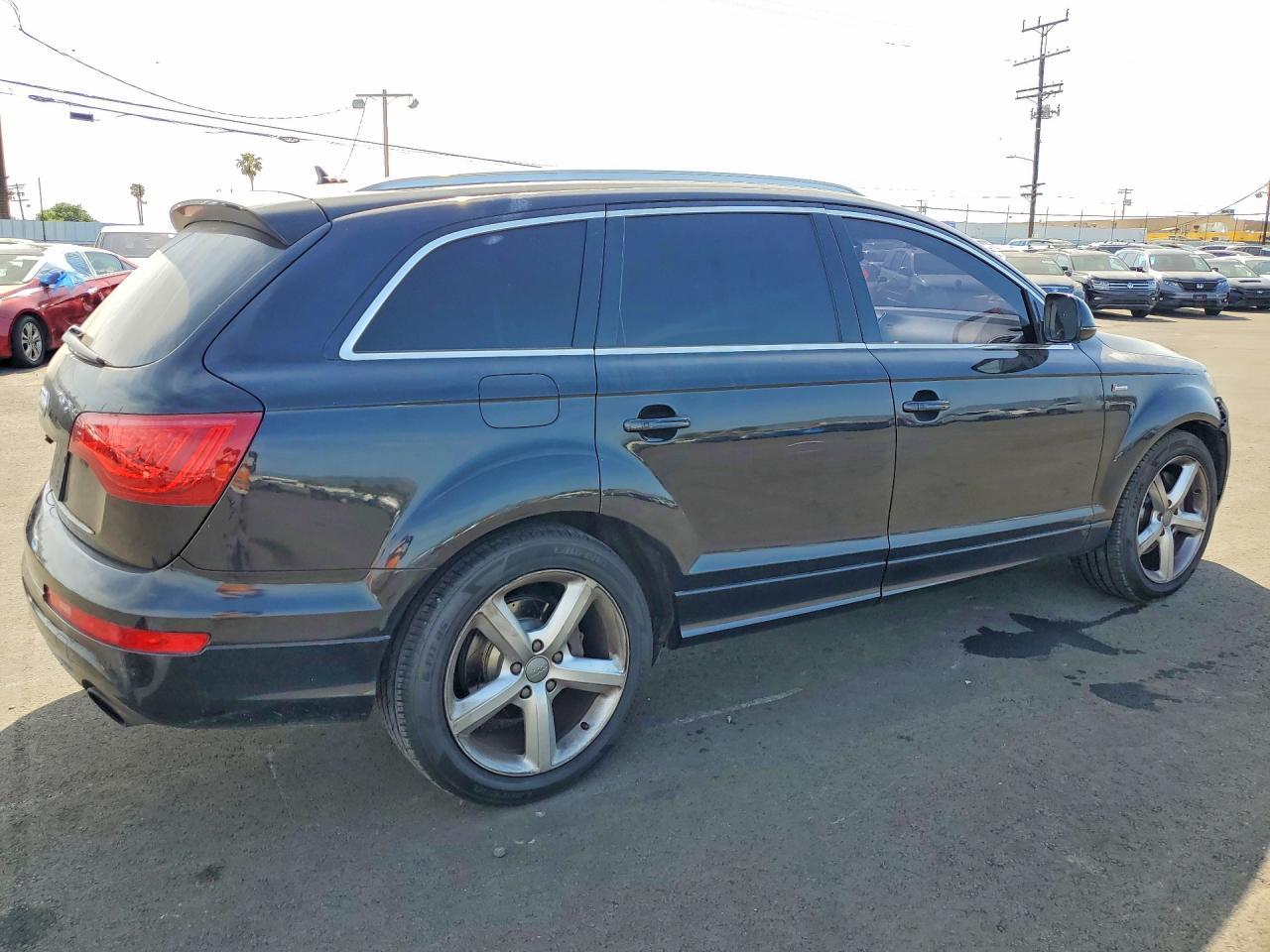 2012 AUDI Q7