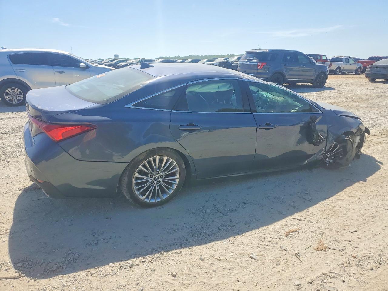 2019 TOYOTA Avalon