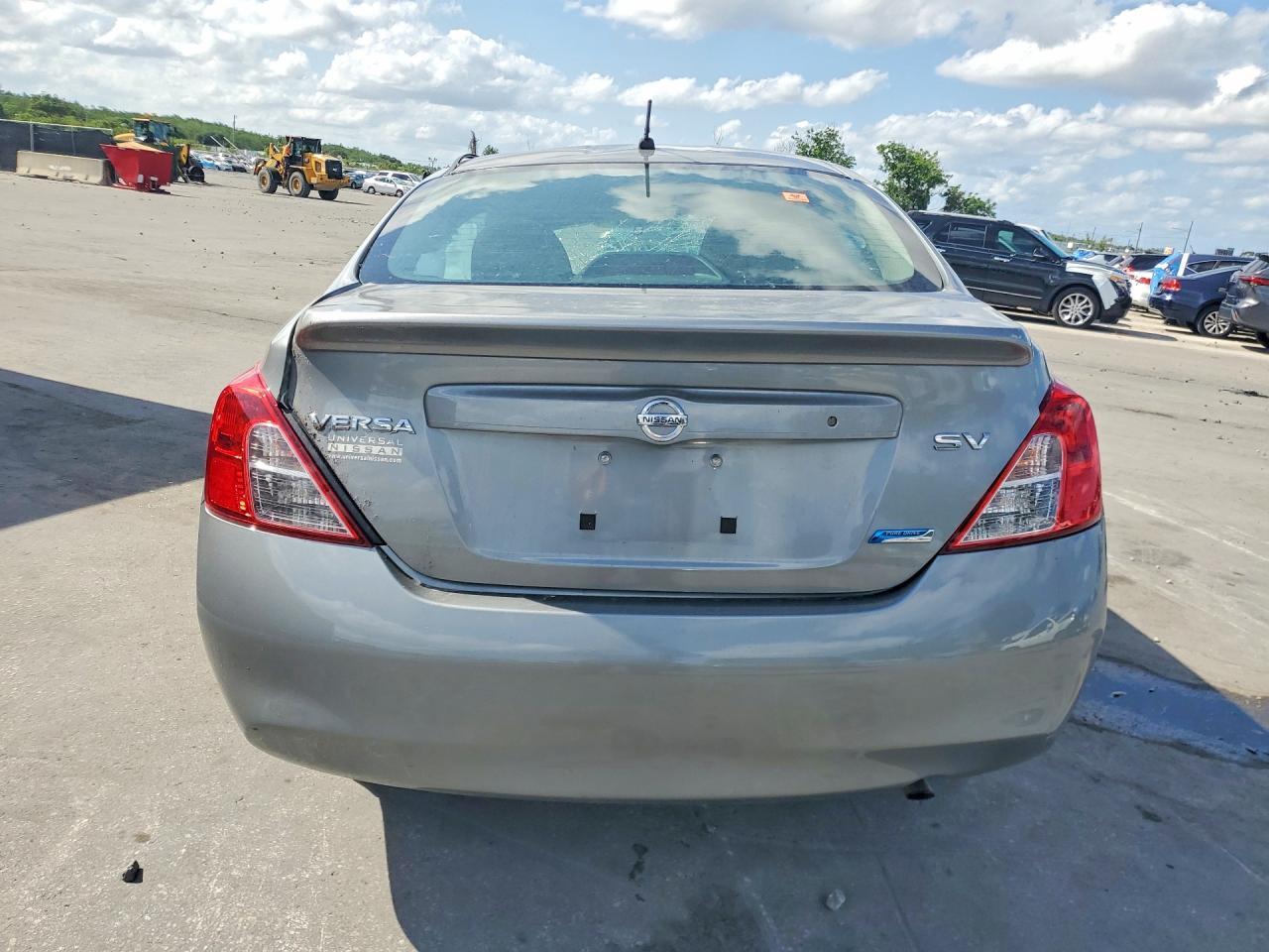 2012 NISSAN VERSA