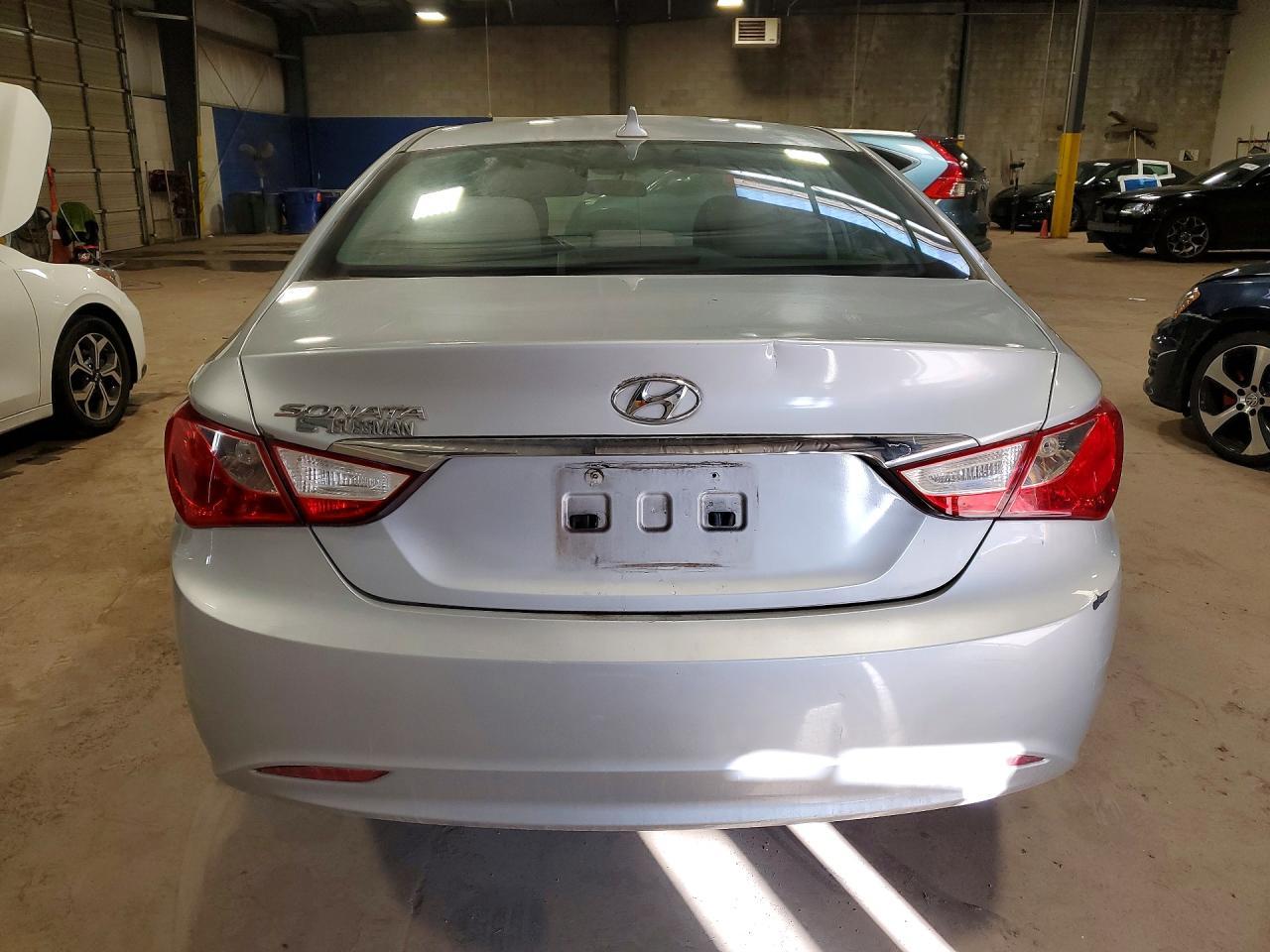 2011 HYUNDAI SONATA