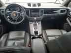 2016 PORSCHE Macan