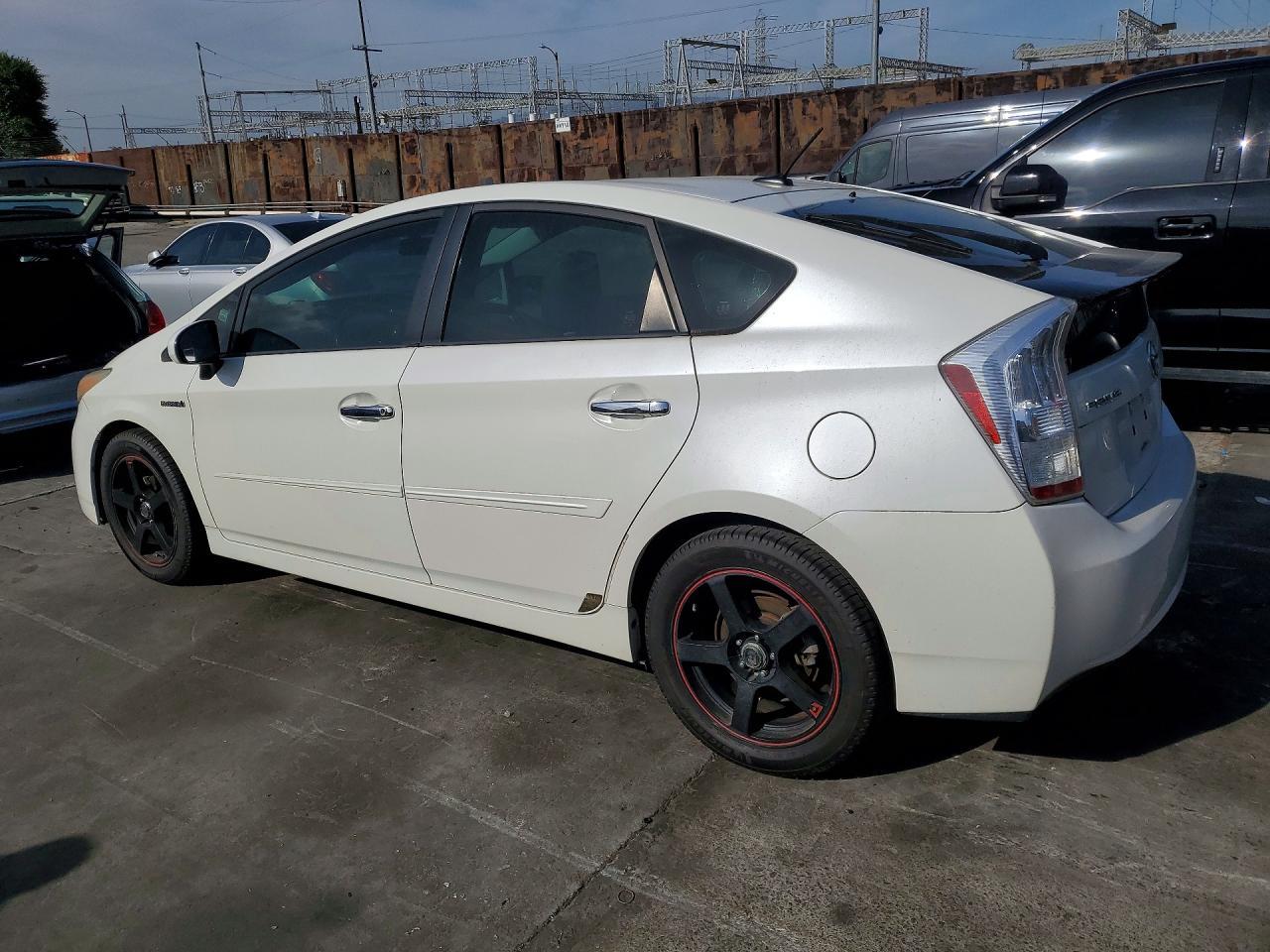 2011 TOYOTA PRIUS