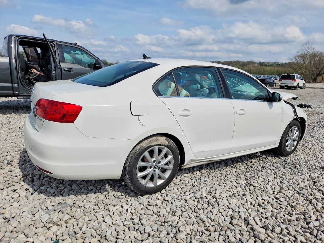 2013 VOLKSWAGEN JETTA