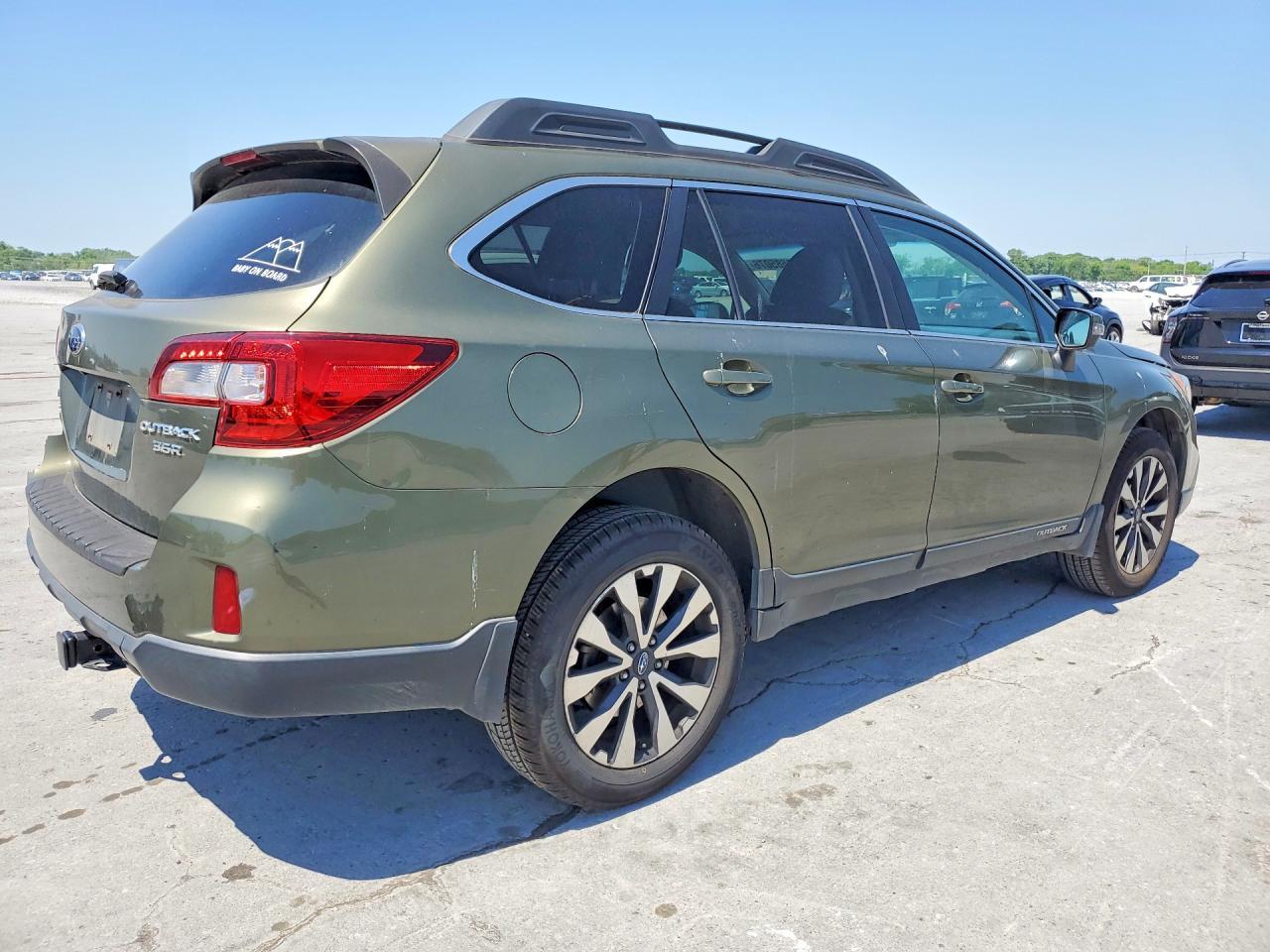 2015 SUBARU Outback