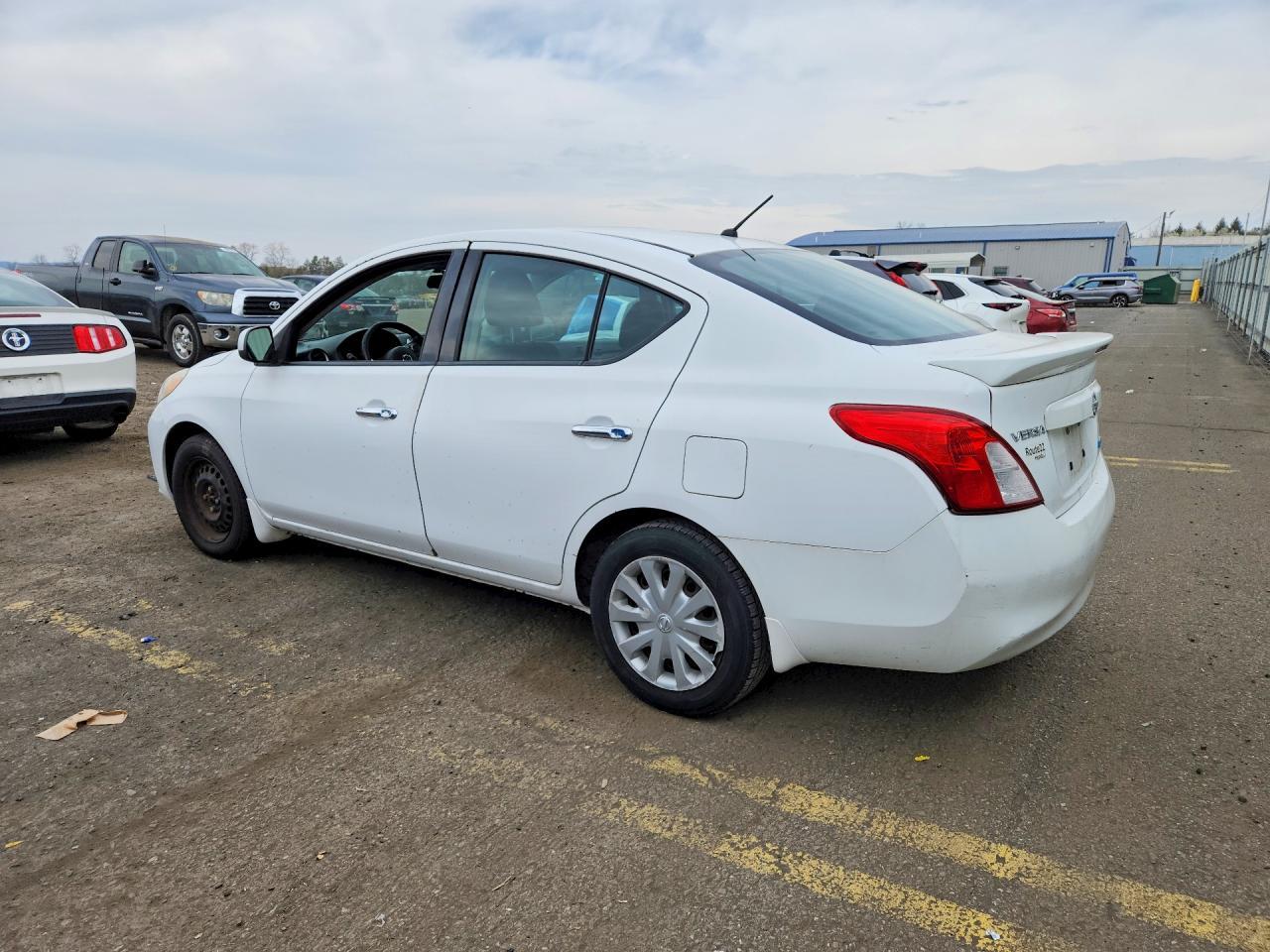 2014 NISSAN VERSA
