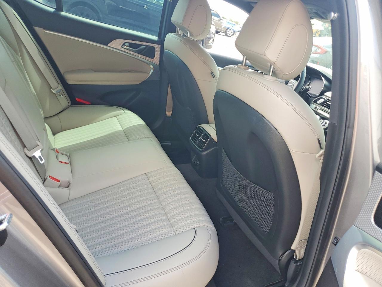 2023 GENESIS G70