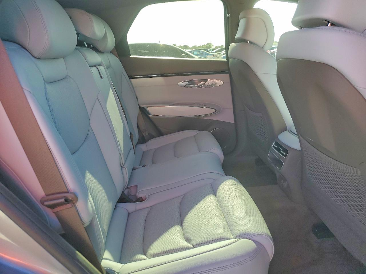 2026 GENESIS GV70