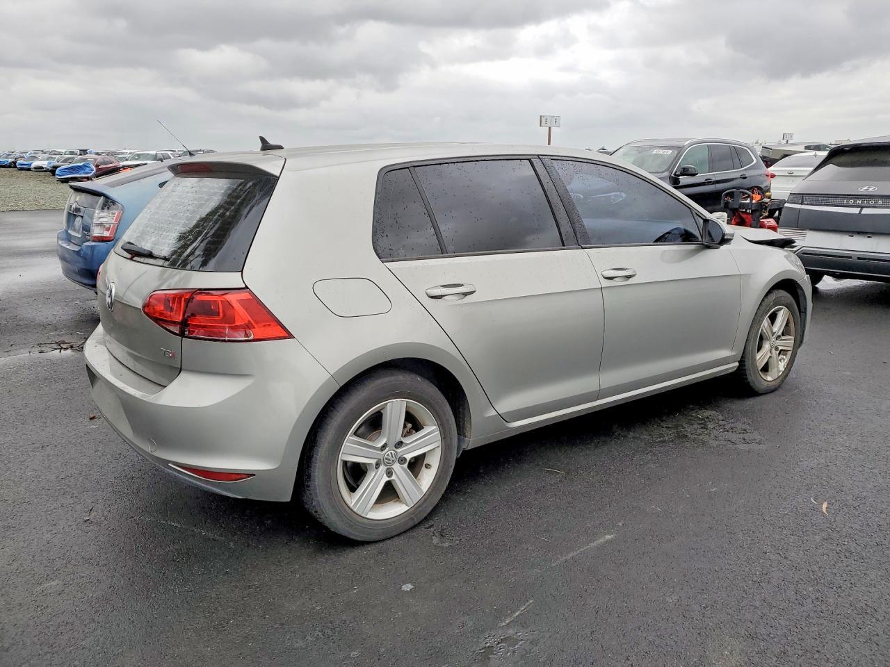 2017 VOLKSWAGEN GOLF