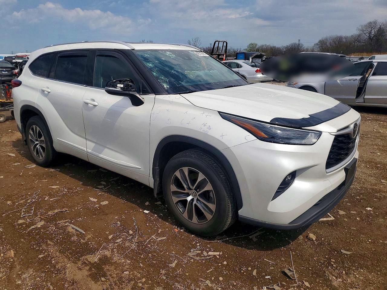 2022 TOYOTA HIGHLANDER