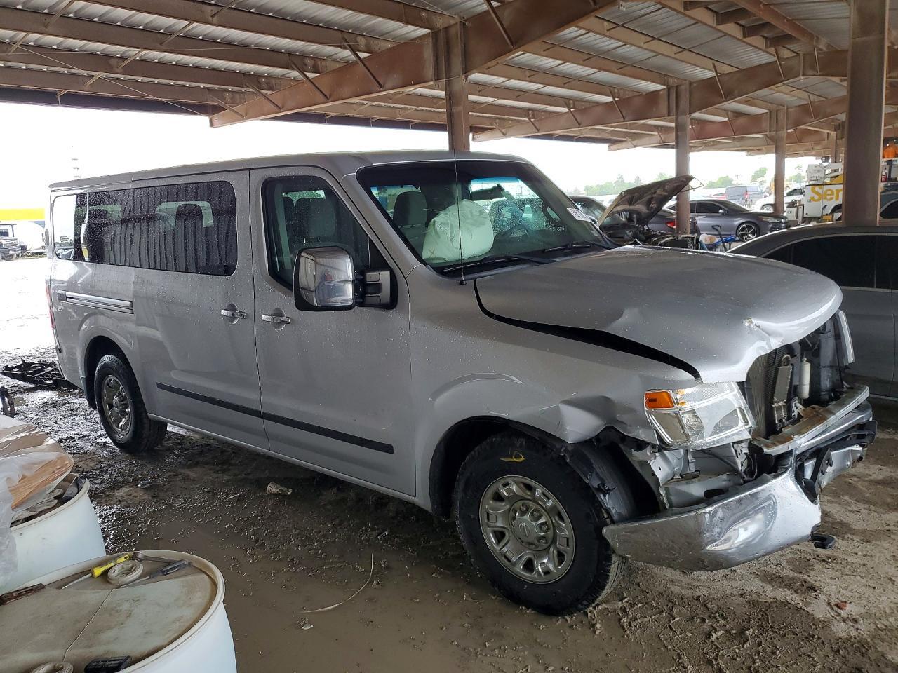 2015 NISSAN NV3500
