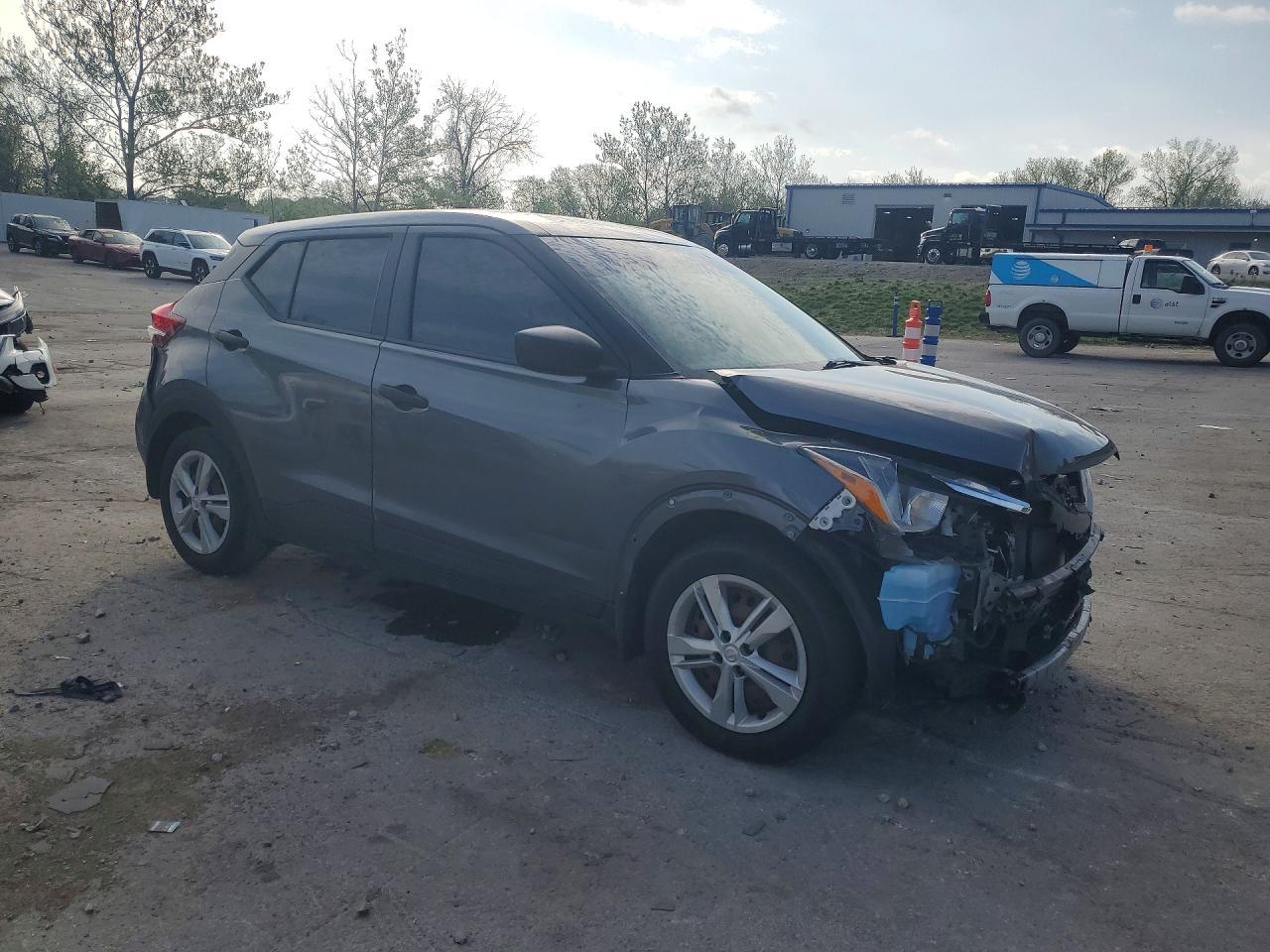 2020 NISSAN KICKS