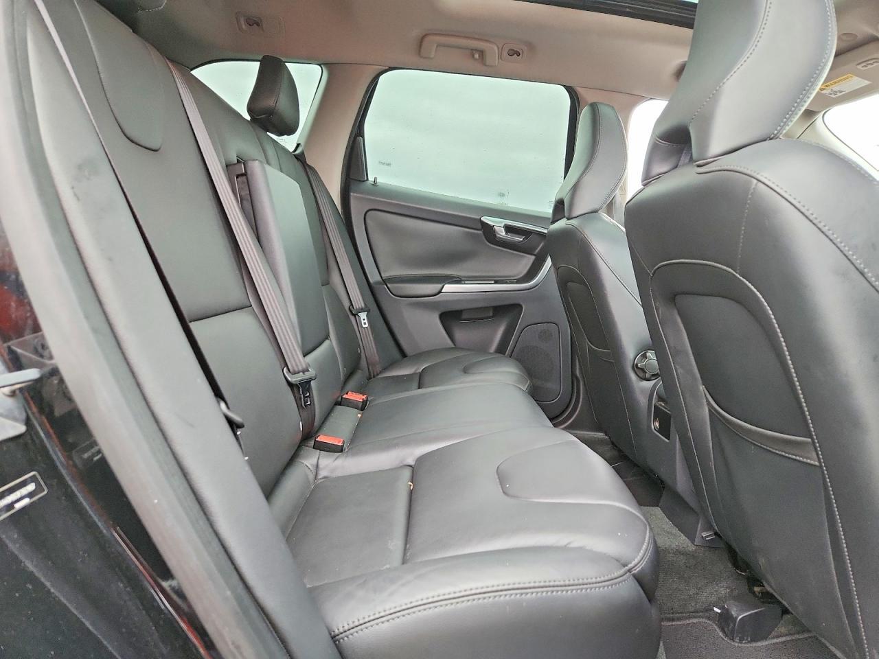 2015 VOLVO XC60