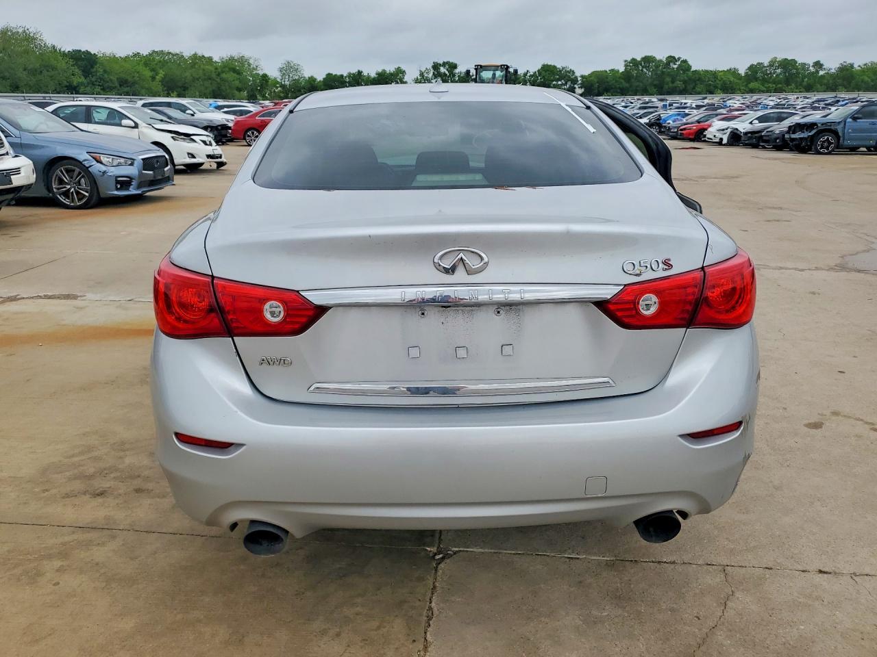 2015 INFINITI Q50