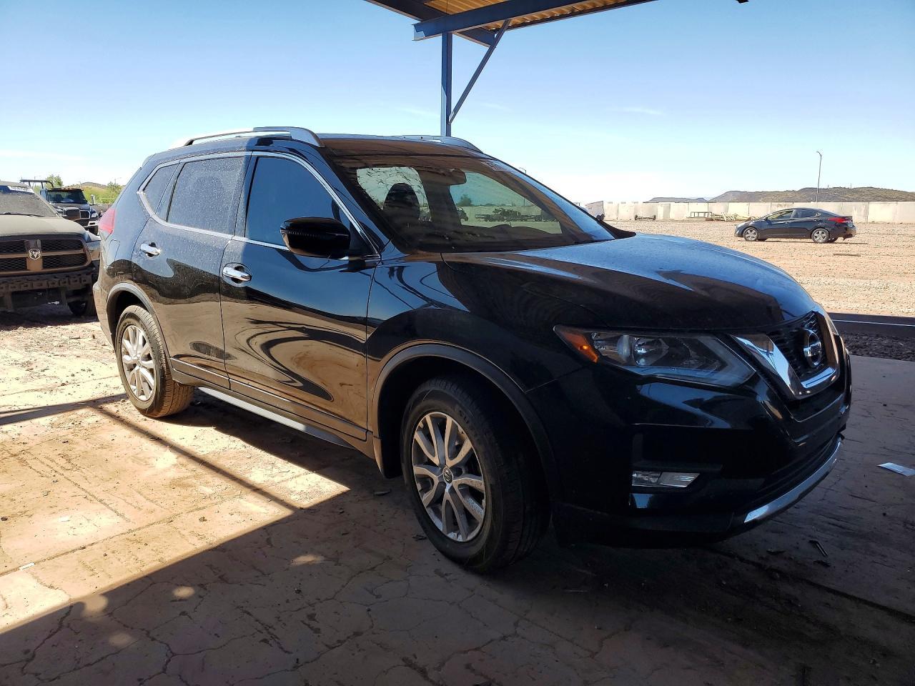2017 NISSAN ROGUE