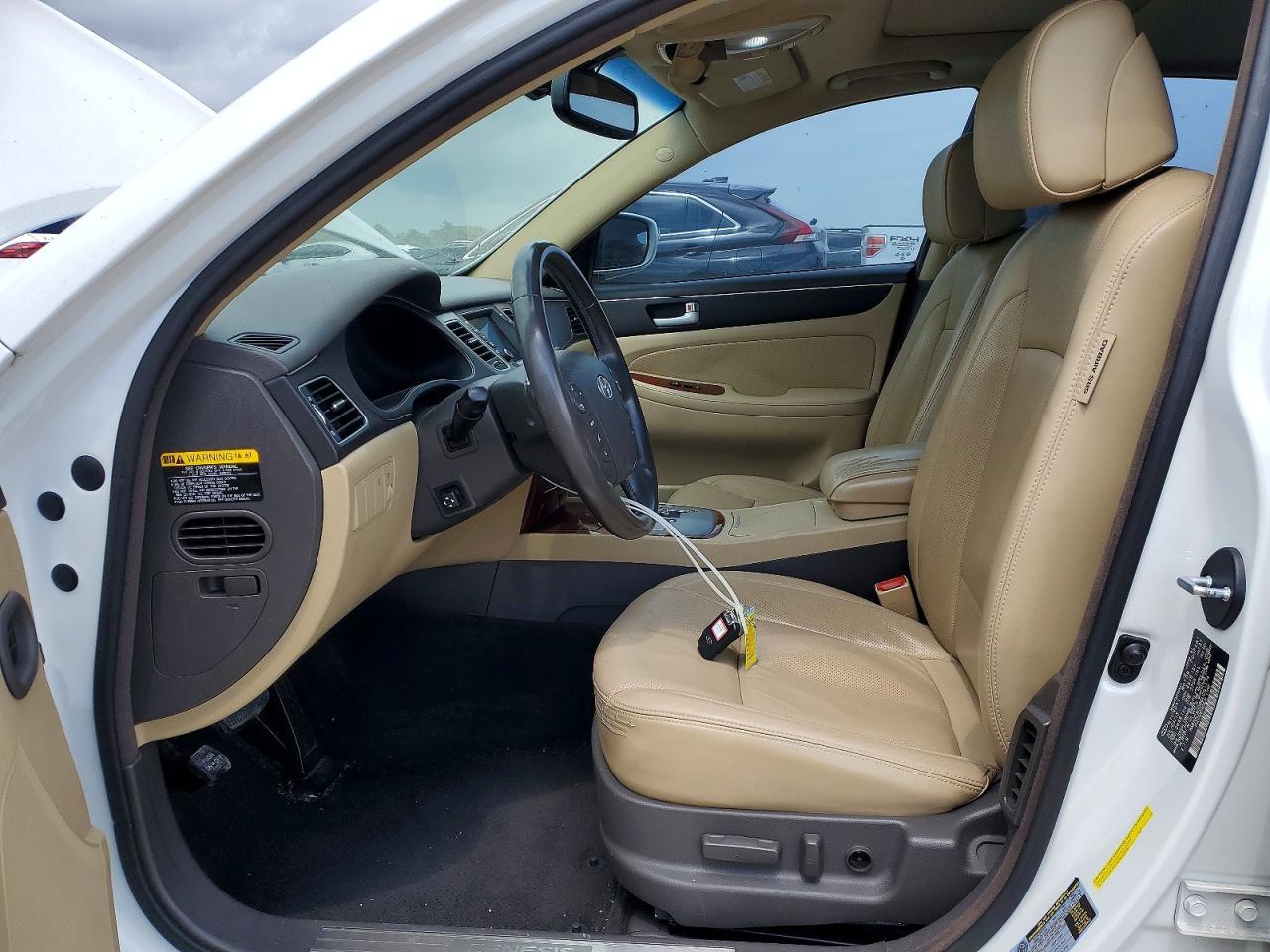 2013 HYUNDAI GENESIS