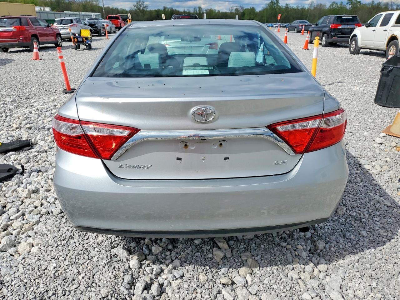 2016 TOYOTA CAMRY