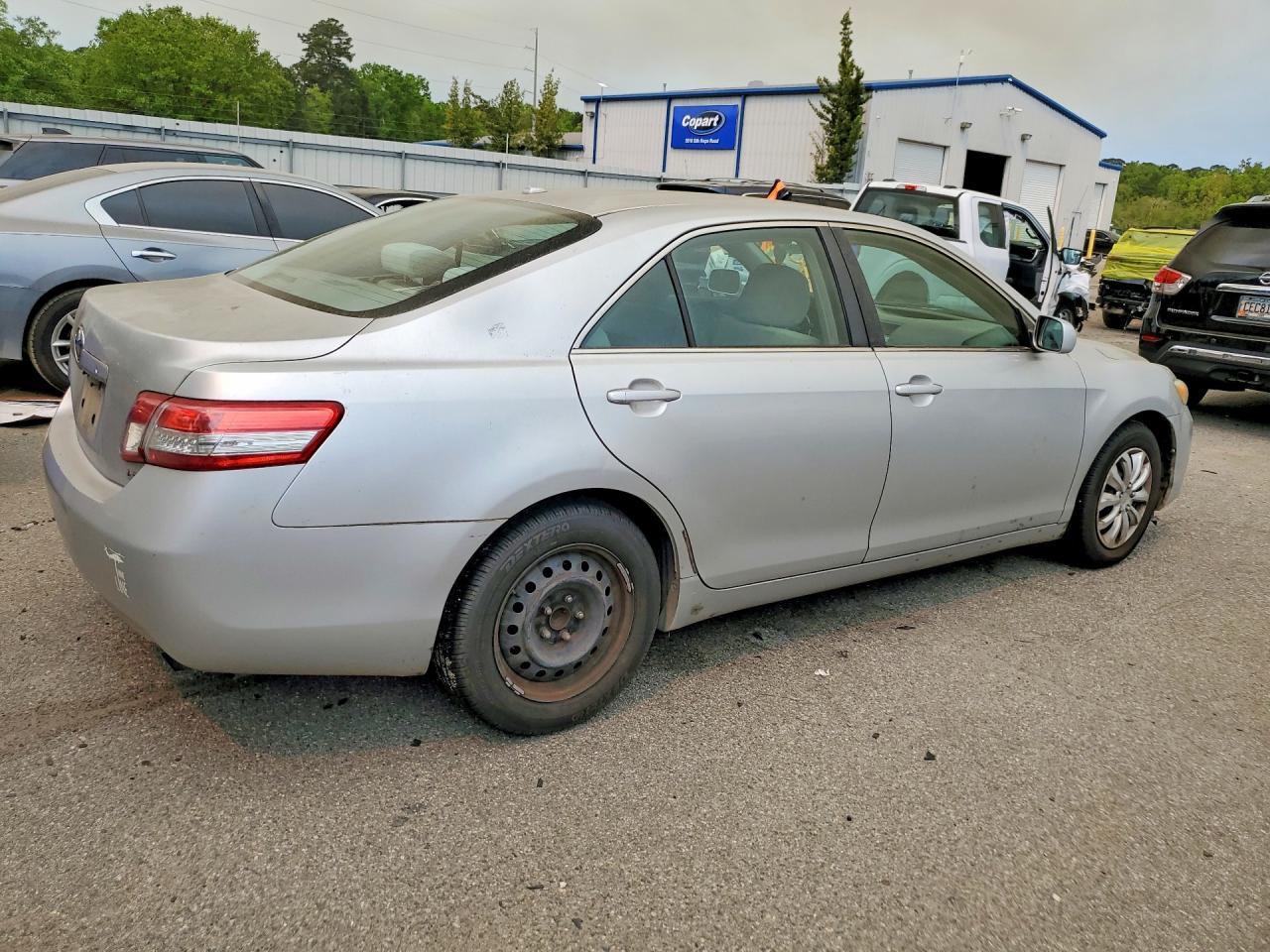2011 TOYOTA CAMRY