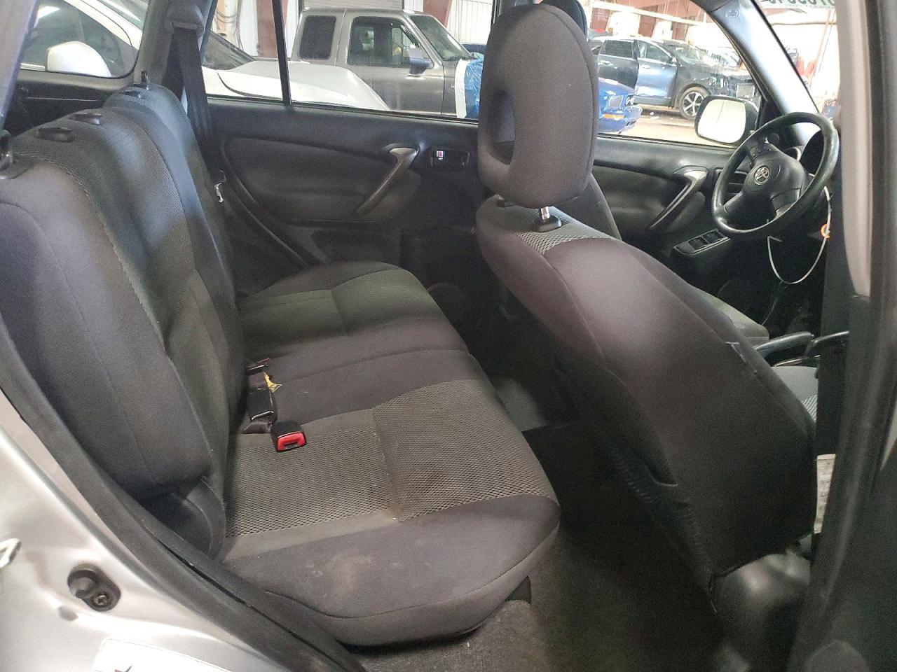 2004 TOYOTA RAV4