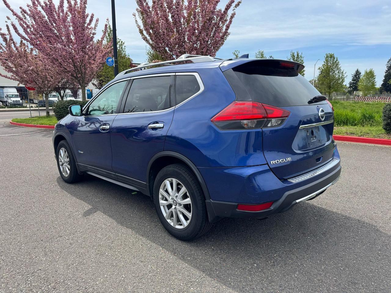 2017 NISSAN ROGUE