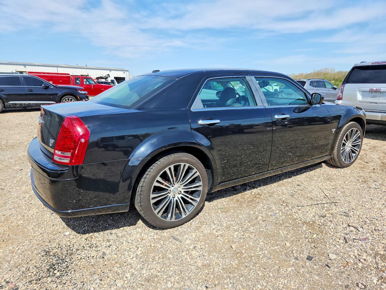 2010 CHRYSLER 300
