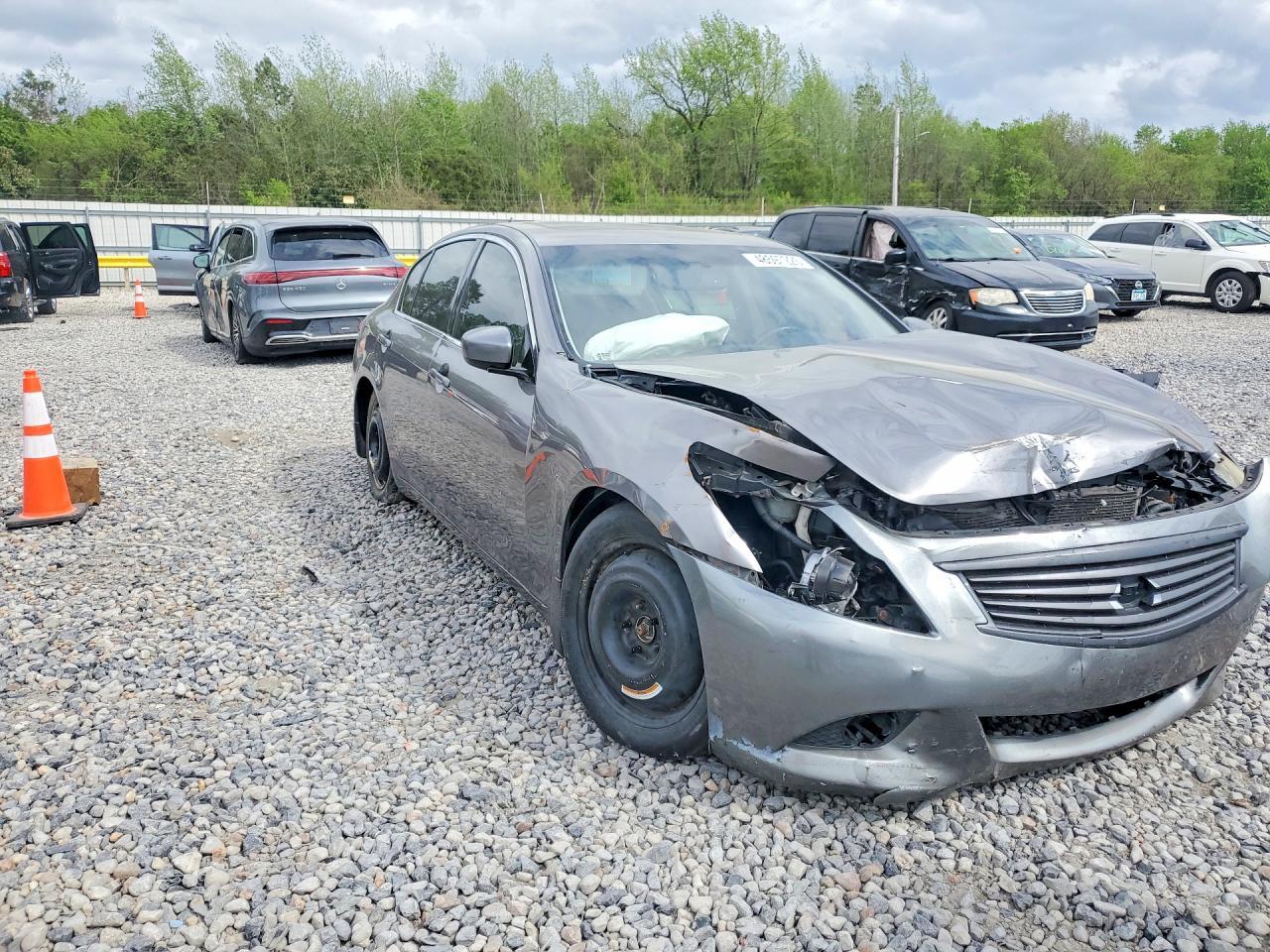 2013 INFINITI G37