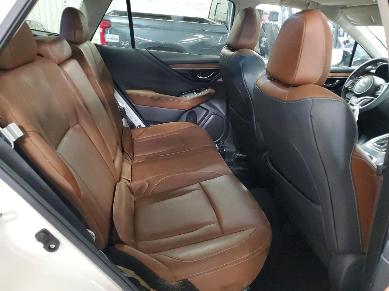 2021 SUBARU Outback
