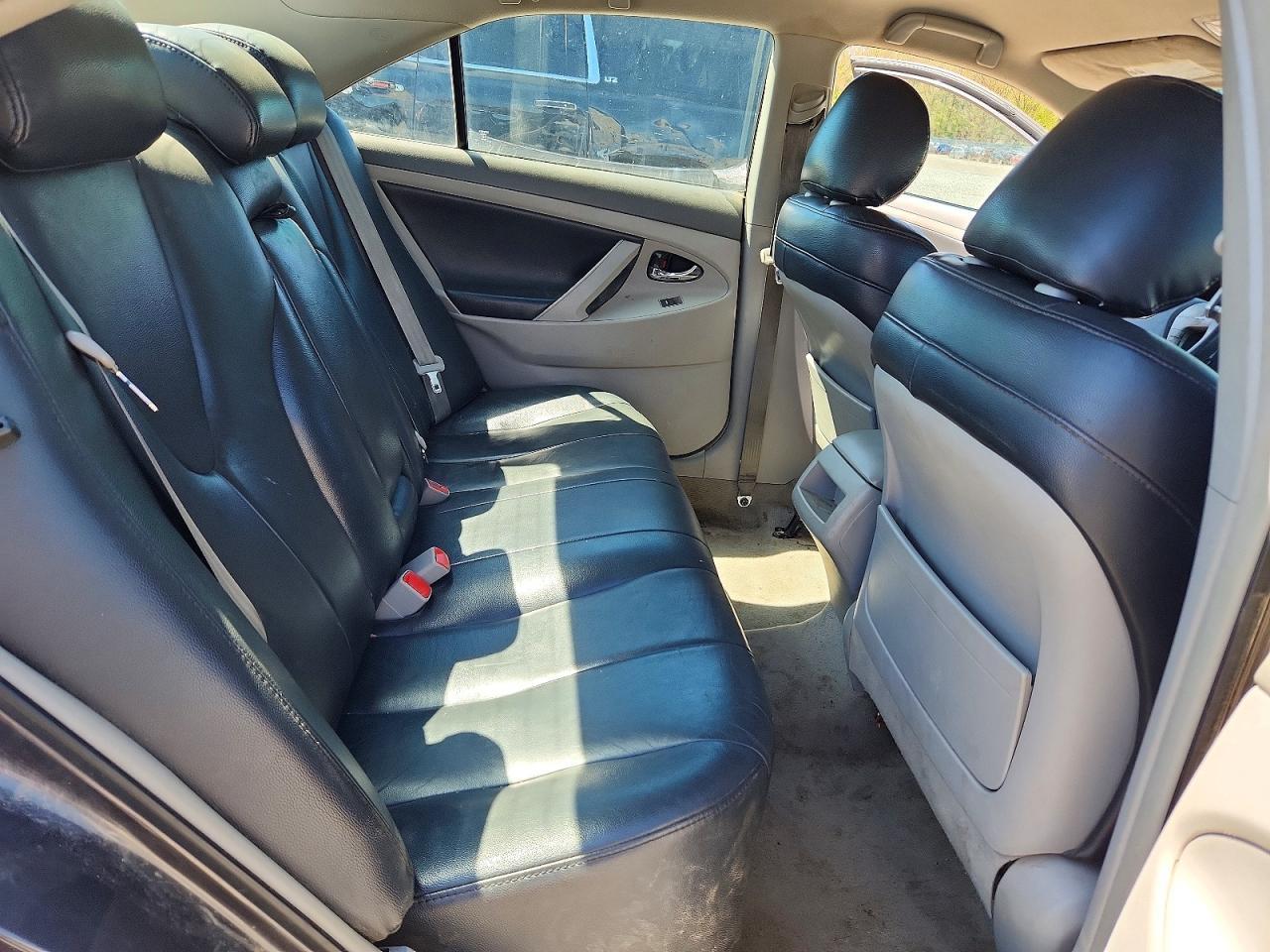 2011 TOYOTA CAMRY