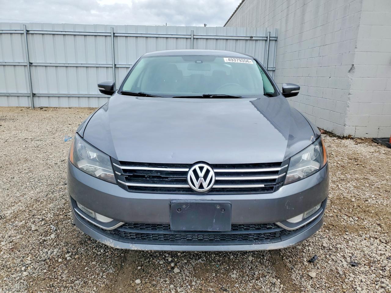 2015 VOLKSWAGEN Passat