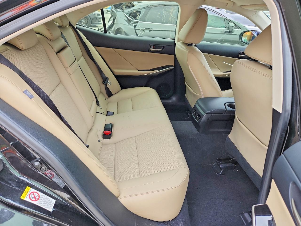 2017 LEXUS IS 200t