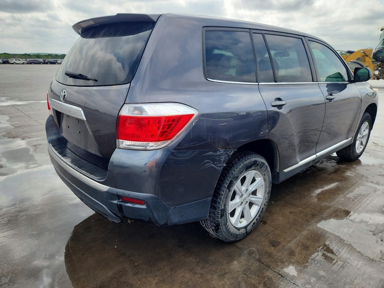 2013 TOYOTA HIGHLANDER