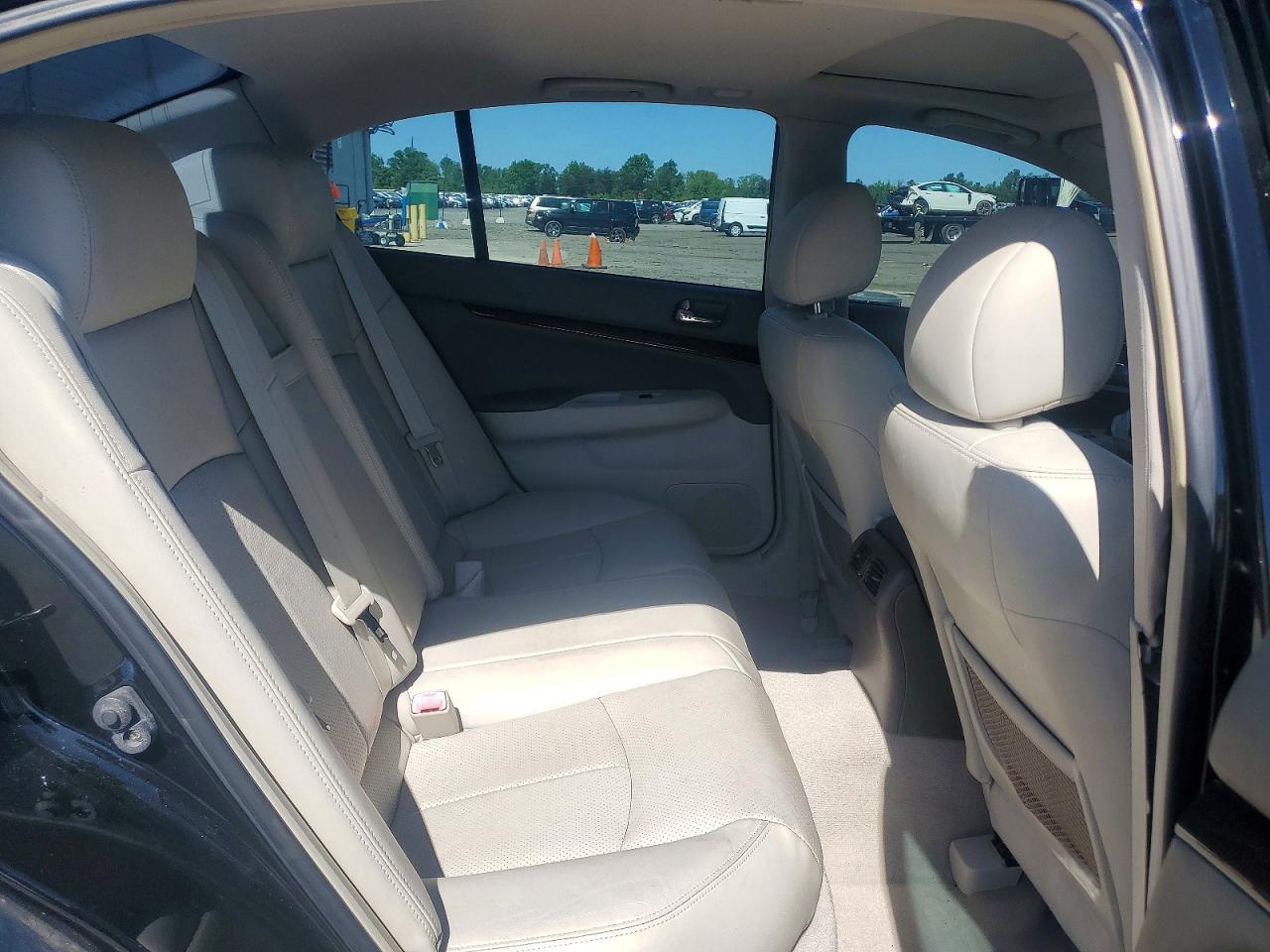 2012 INFINITI G37
