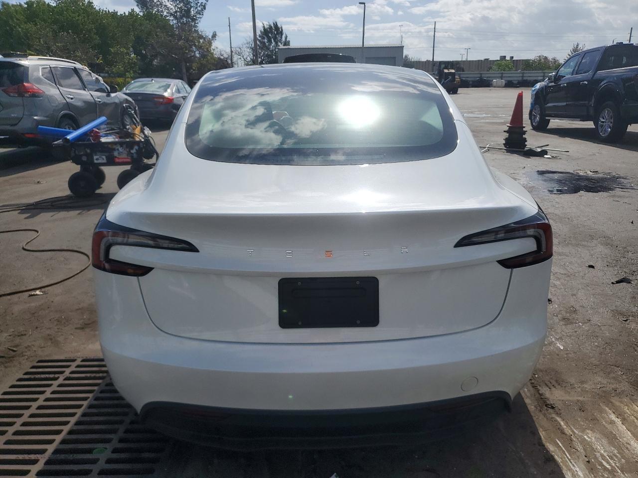 2025 TESLA MODEL 3