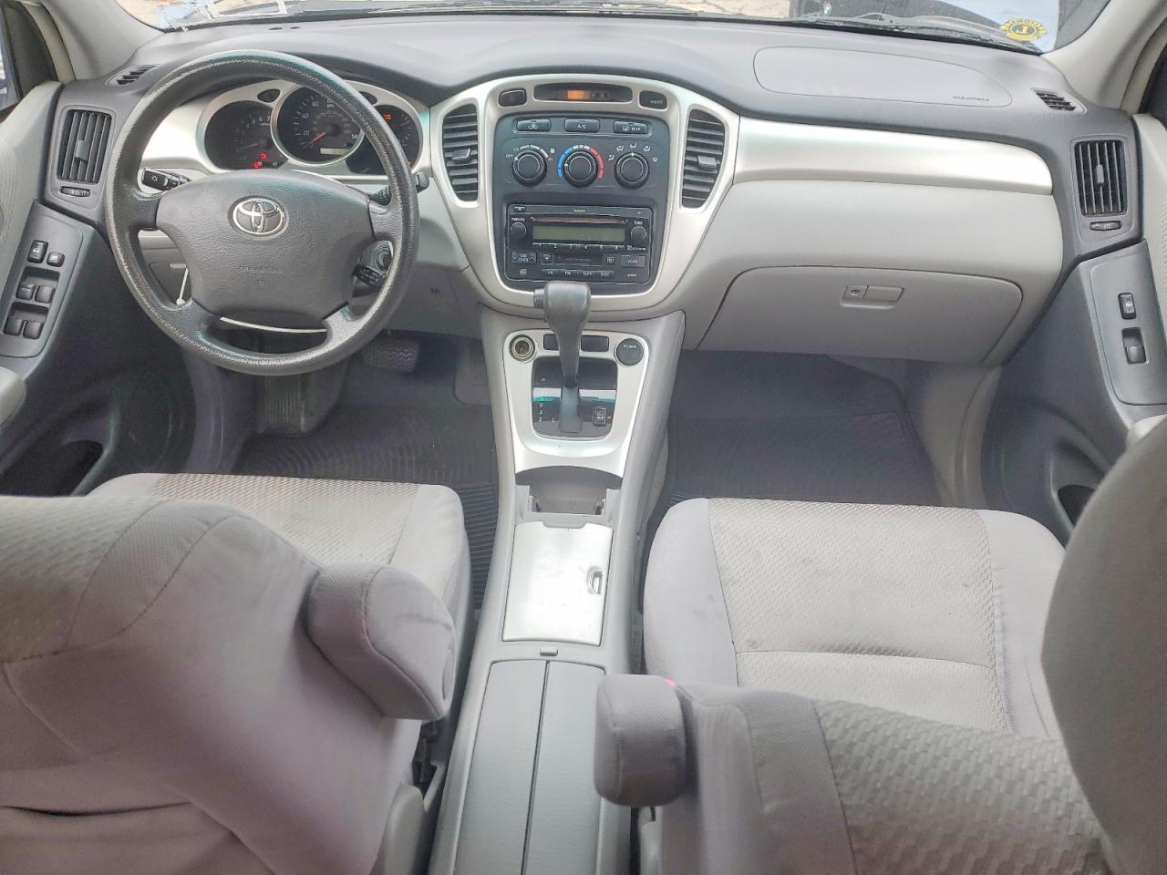 2004 TOYOTA HIGHLANDER