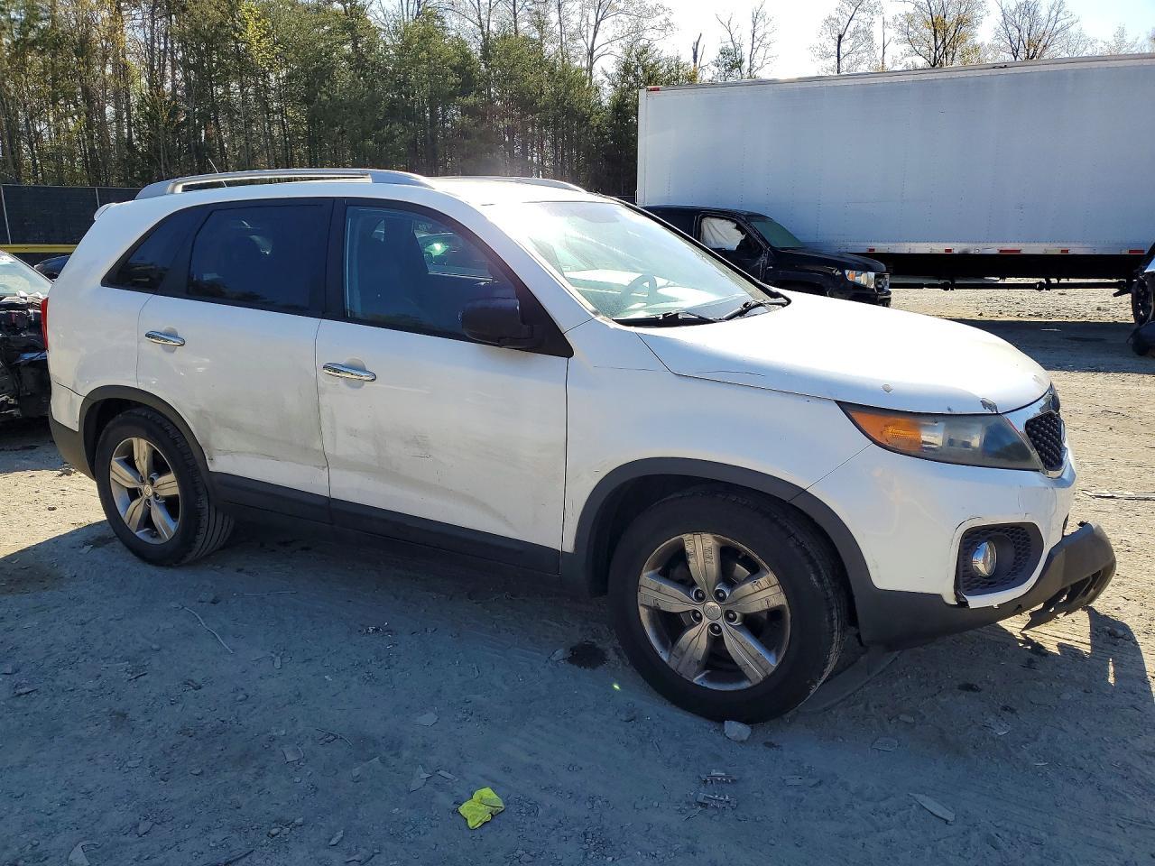 2013 KIA SORENTO