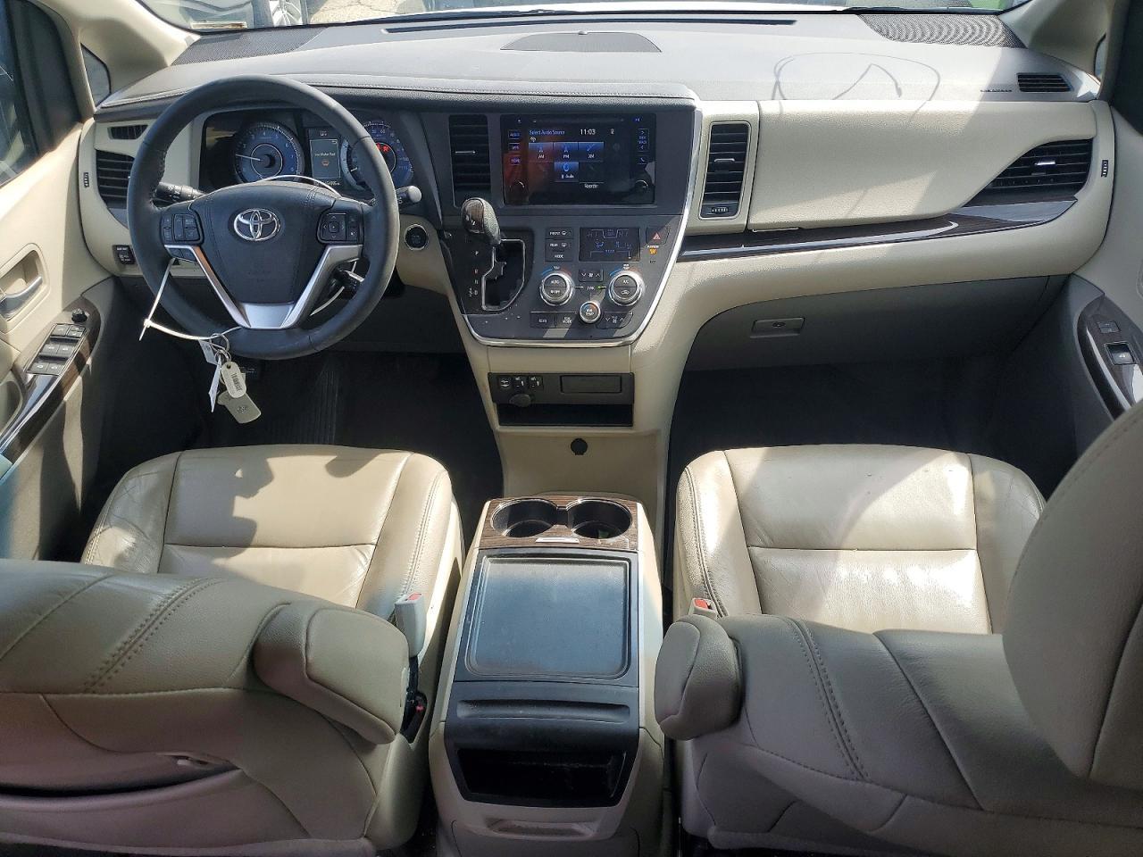 2016 TOYOTA SIENNA