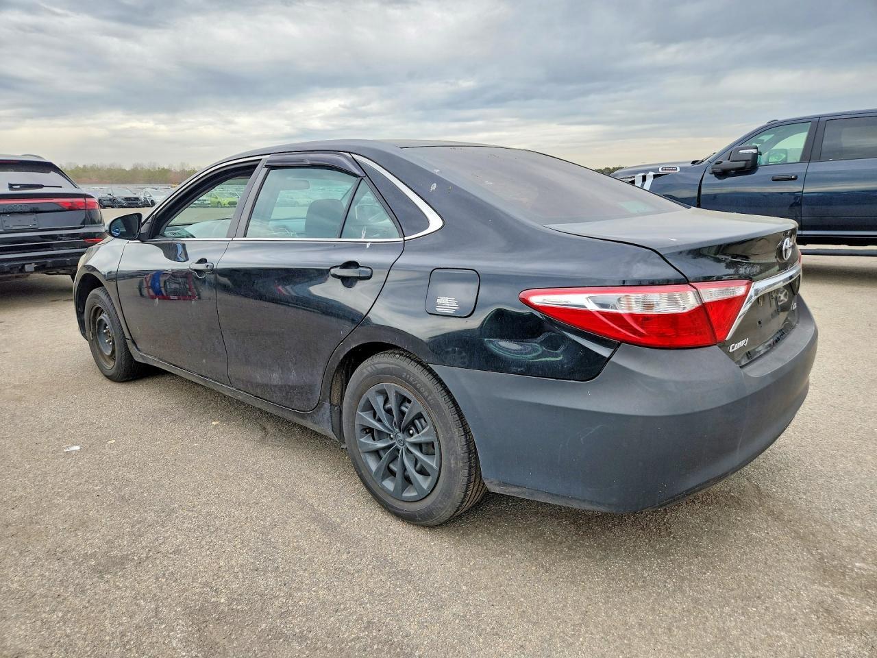 2016 TOYOTA CAMRY