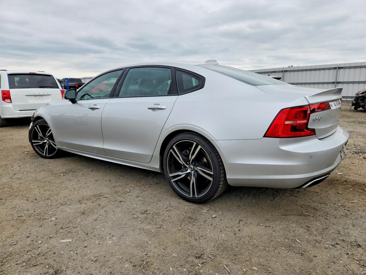 2020 VOLVO S90