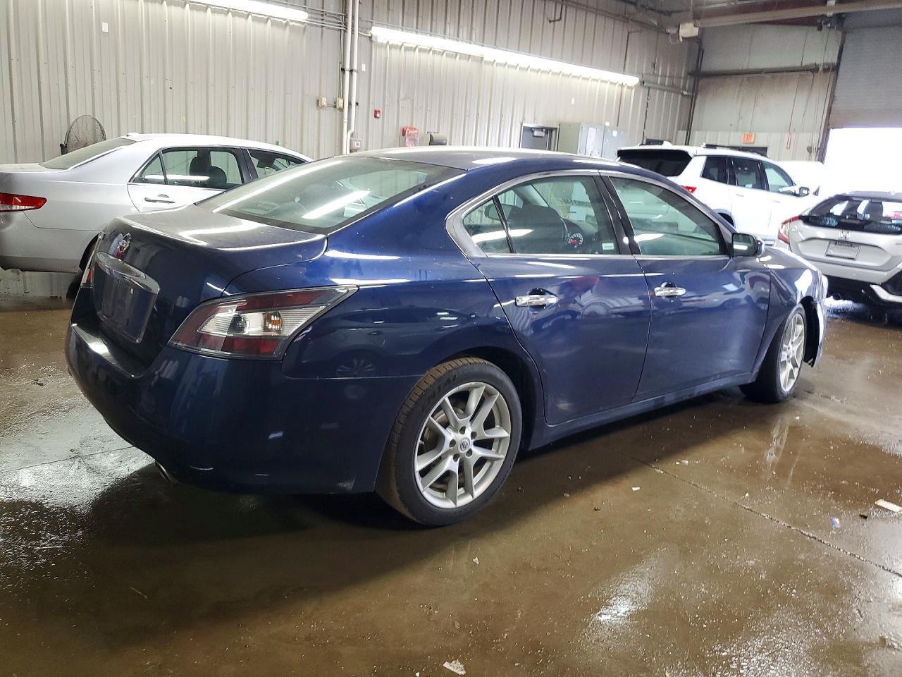 2012 NISSAN Maxima