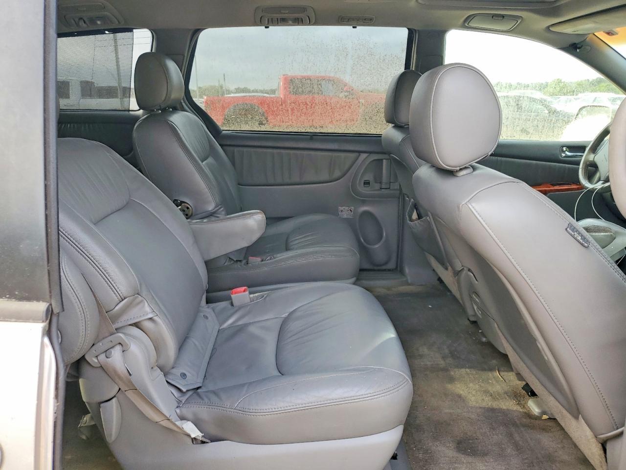 2007 TOYOTA SIENNA