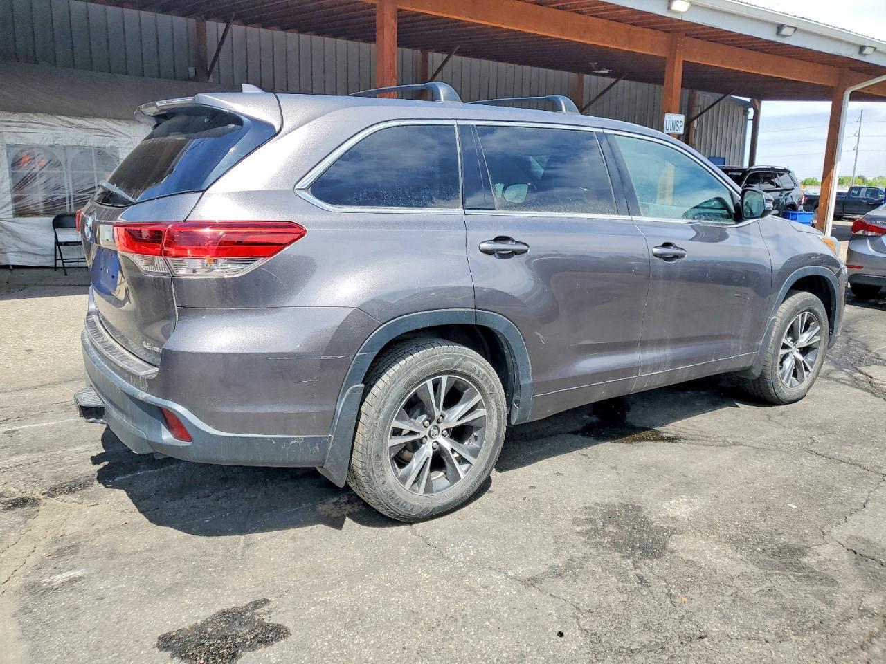 2017 TOYOTA HIGHLANDER