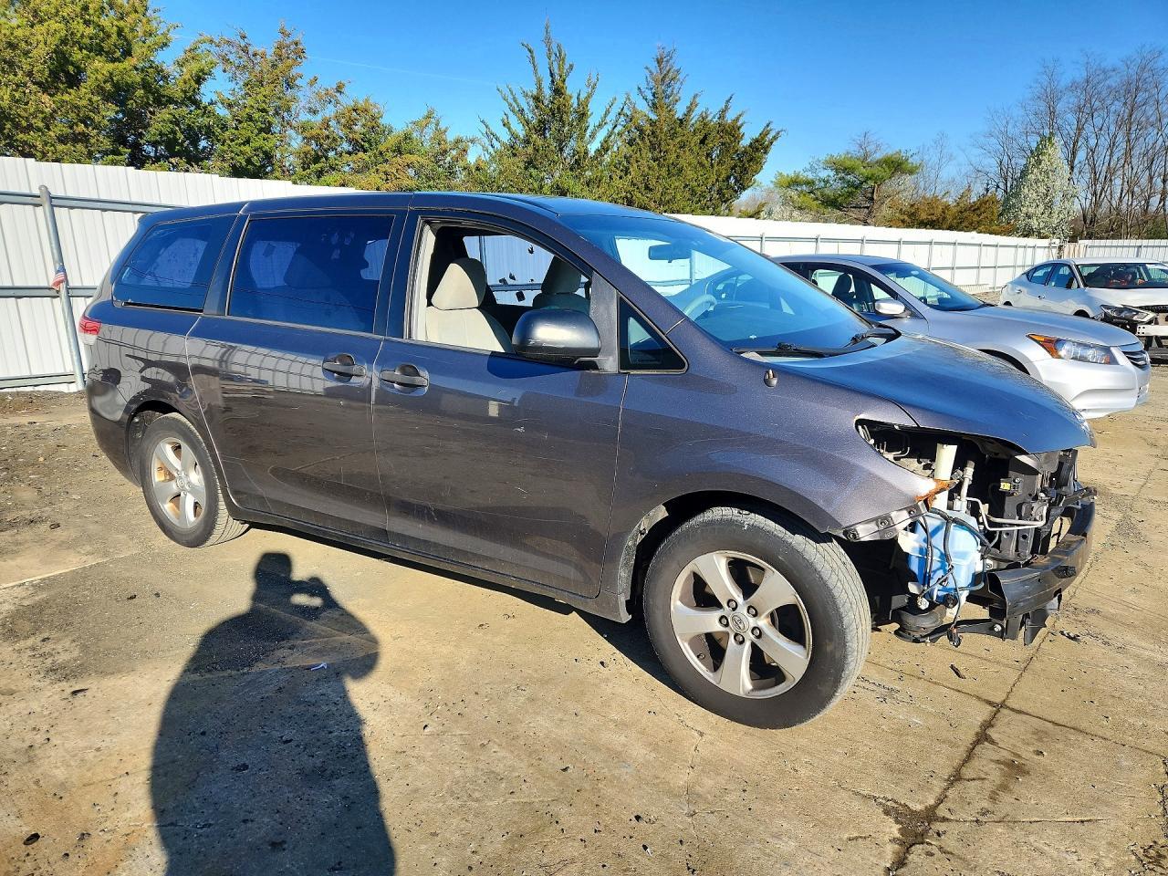 2013 TOYOTA SIENNA