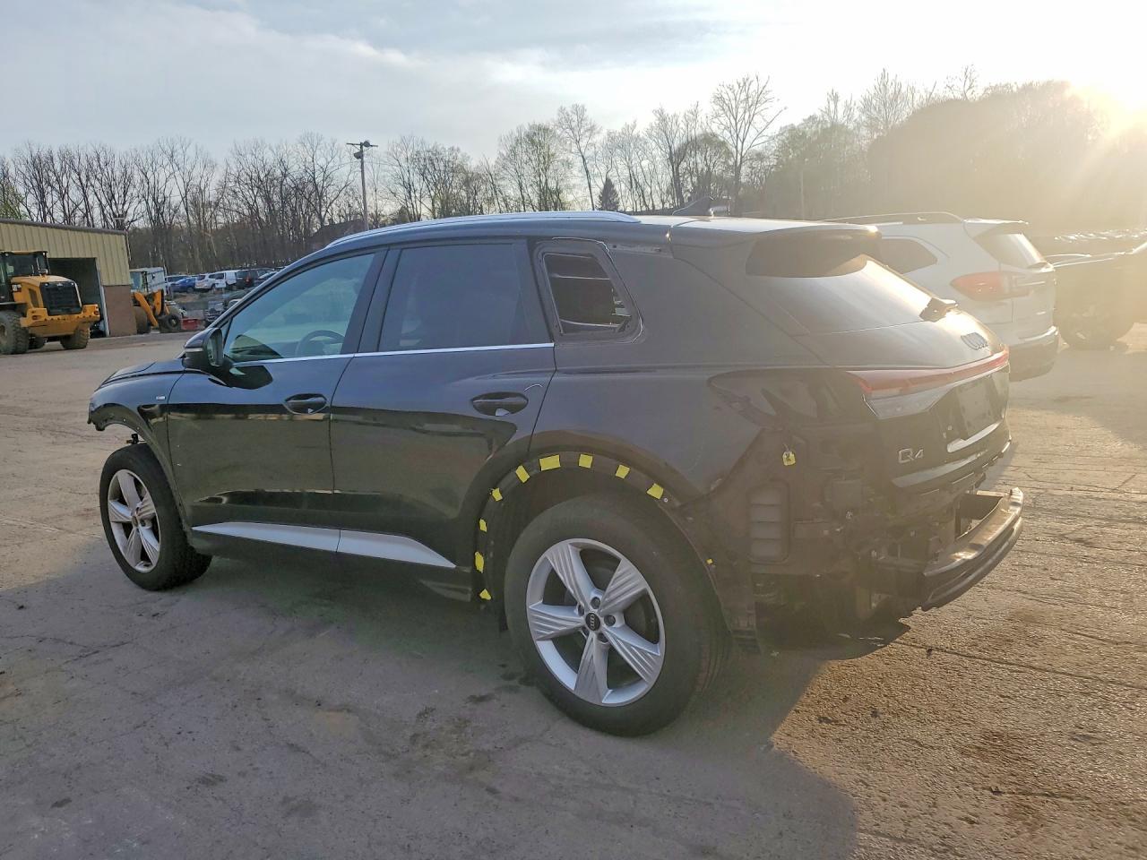 2024 AUDI Q4 e-tron