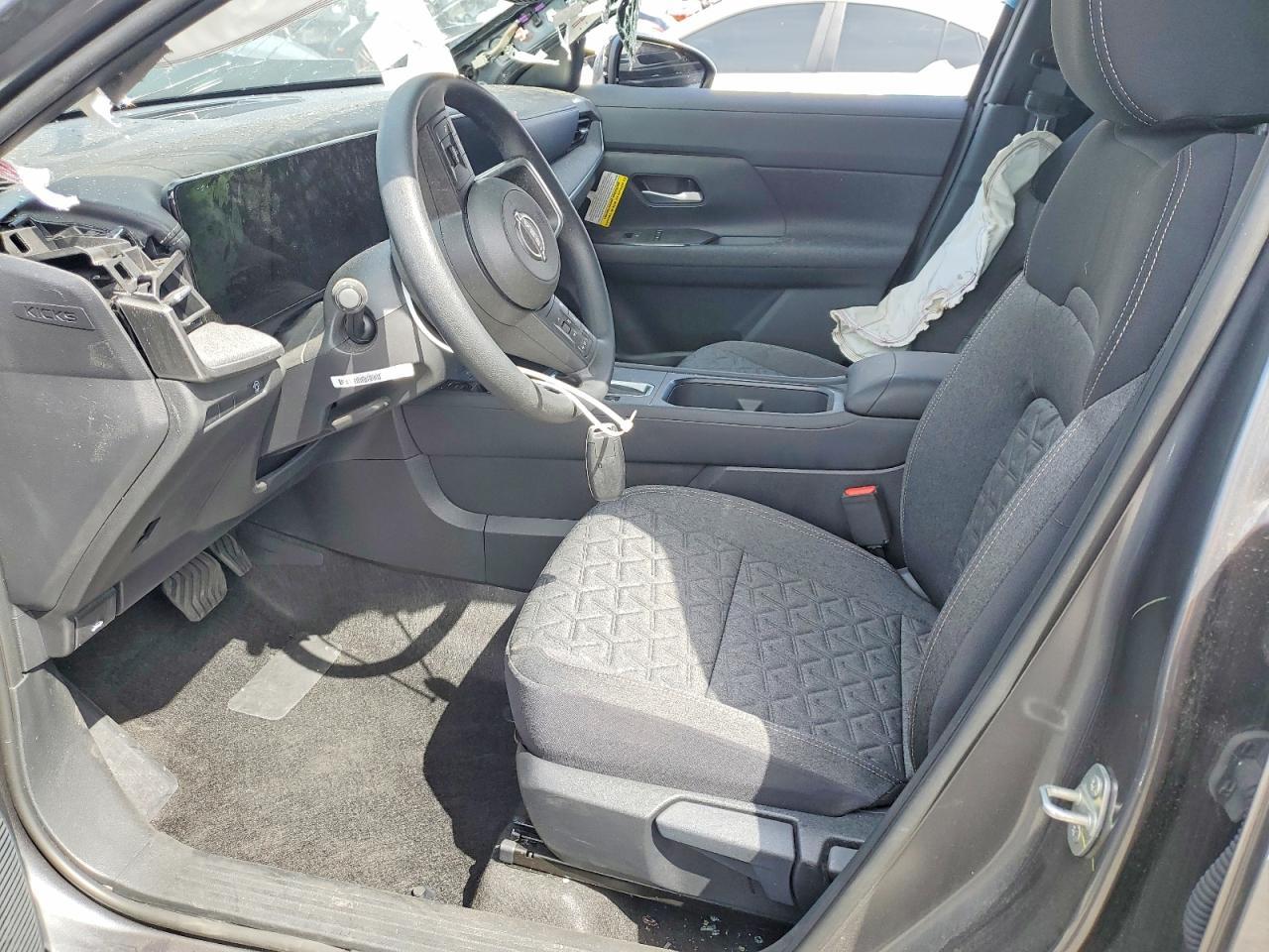2025 NISSAN KICKS